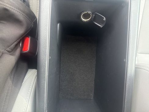 Used 2025 Toyota Camry SE image 27