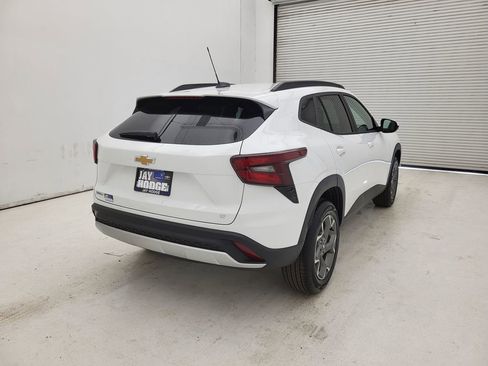 New 2026 Chevrolet Trax LT w/ Driver Confidence Package image 11