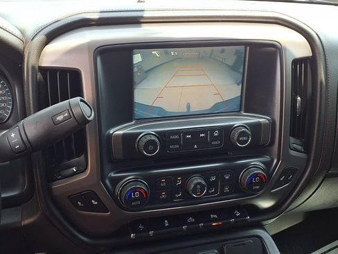 Used 2017 GMC Sierra 1500 SLT w/ All Terrain X Package AWD/4WD image 6