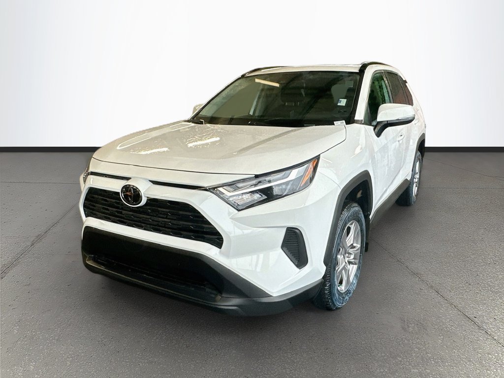 Used 2025 Toyota RAV4 XLE w/ Convenience Package FWD image 3