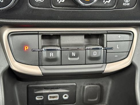 Used 2023 GMC Terrain Denali w/ Denali Premium Package AWD/4WD image 32