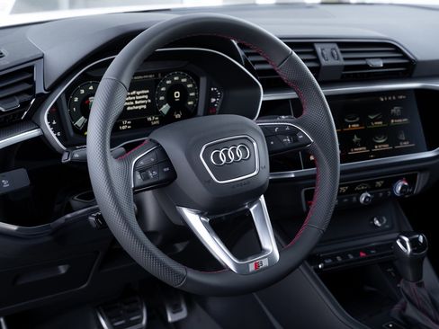 New 2025 Audi Q3 2.0T Premium Plus image 11