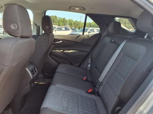 Used 2024 Chevrolet Equinox LT FWD image 25