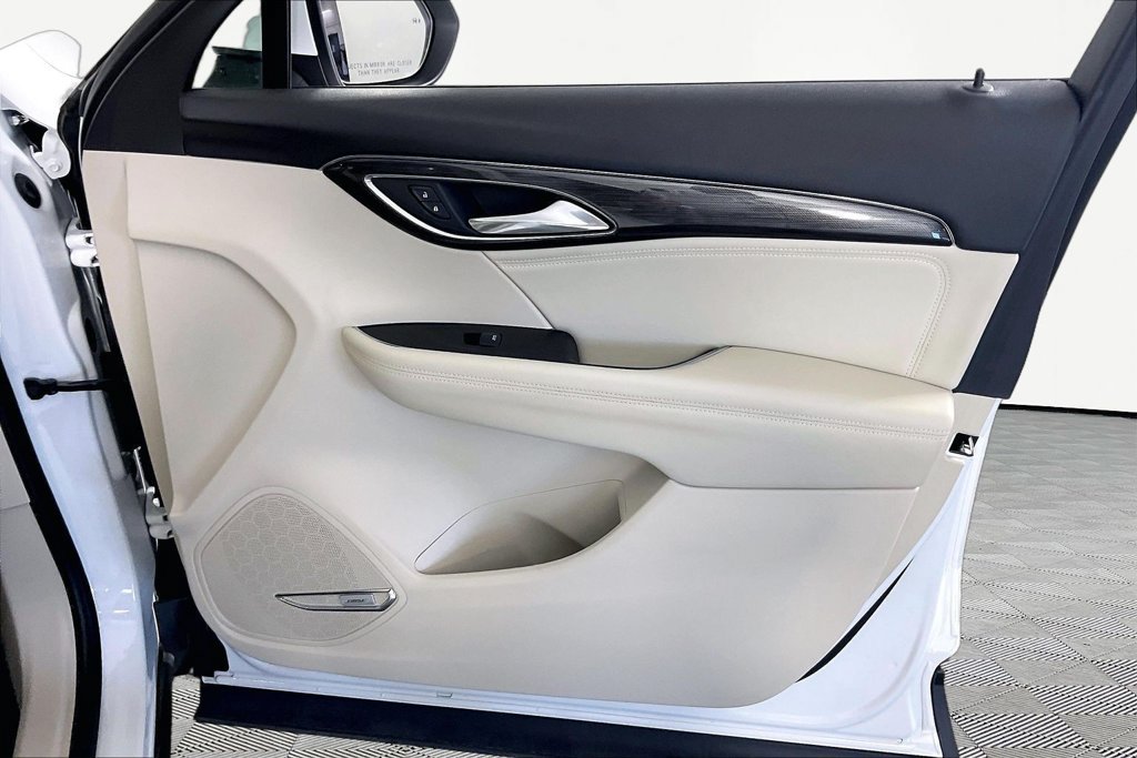 Certified 2022 Buick Envision Essence w/ Technology Package I FWD image 25