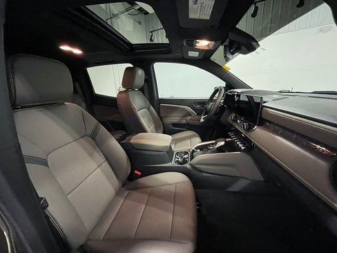 Used 2025 Chevrolet Colorado ZR2 w/ Technology Package image 28