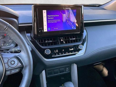 Used 2024 Toyota Corolla Cross SE image 8