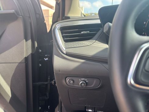 Used 2025 Buick Encore GX Preferred image 32