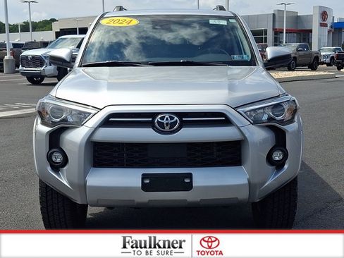 Certified 2024 Toyota 4Runner SR5 AWD/4WD image 7
