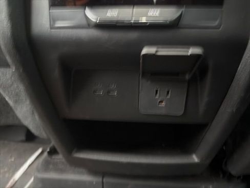 Used 2025 Chevrolet Traverse LT w/ Driver Confidence Package image 18