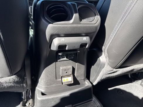 Certified 2022 Jeep Wrangler Unlimited Sahara w/ Cold Weather Group image 22