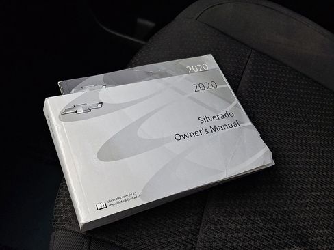 Used 2020 Chevrolet Silverado 2500 Custom w/ Custom Value Package image 26