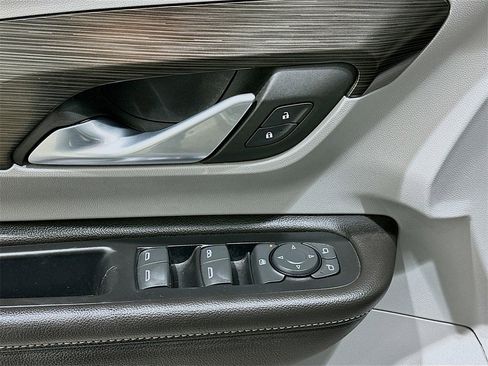 Used 2022 GMC Terrain SLE w/ Driver Convenience Package image 17