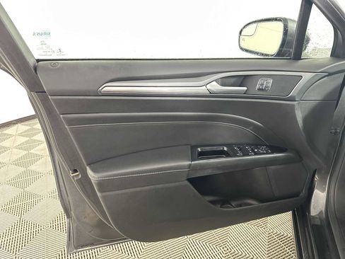 Used 2016 Ford Fusion Titanium FWD image 16