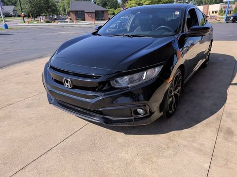 Used 2019 Honda Civic Sport image 3