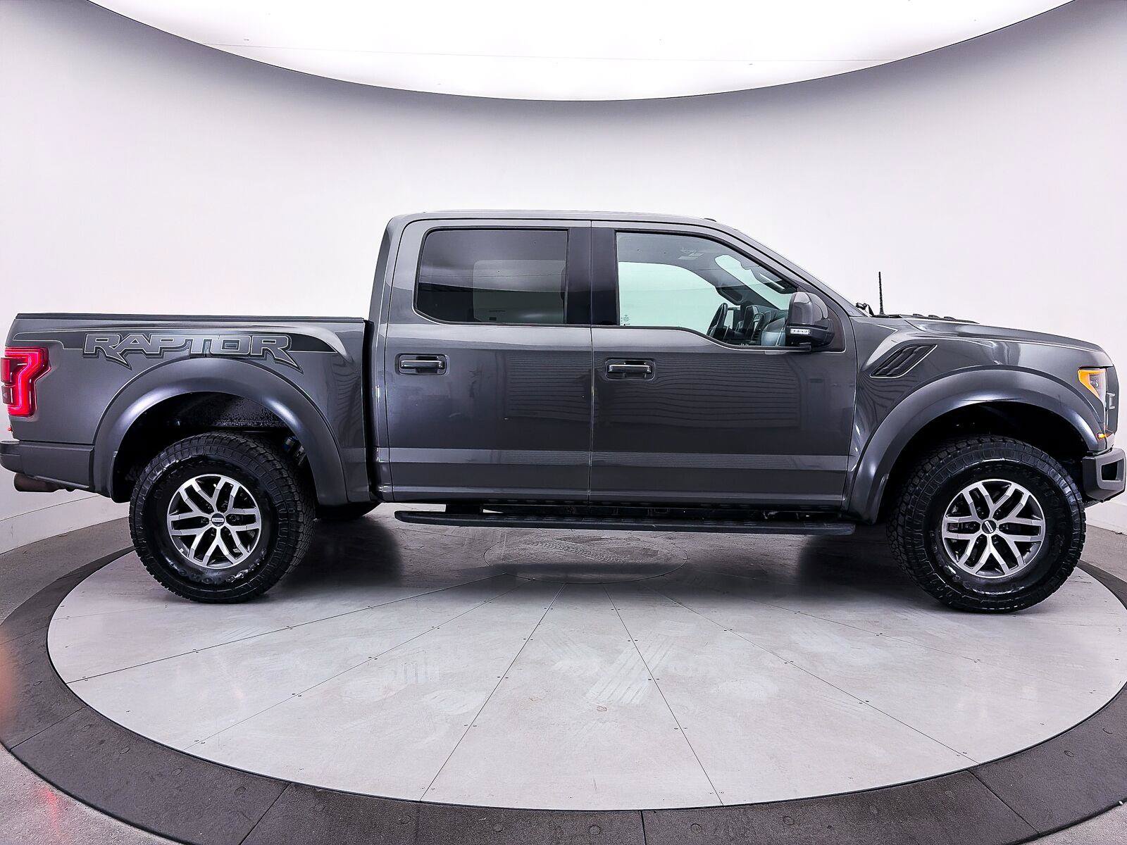 Used 2017 Ford F150 Raptor w/ Equipment Group 802A Luxury AWD/4WD image 35