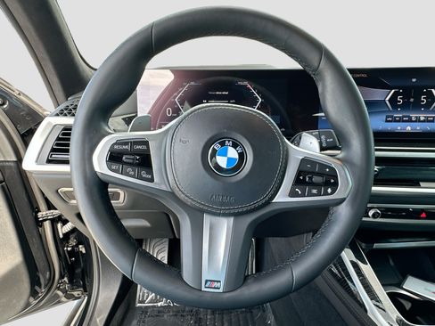 Certified 2025 BMW X7 xDrive40i w/ M Sport Package AWD/4WD image 11