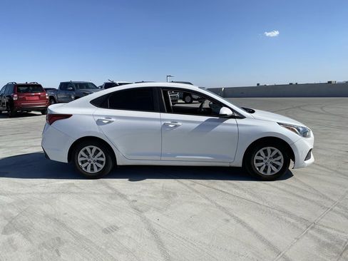 Used 2019 Hyundai Accent SE image 3