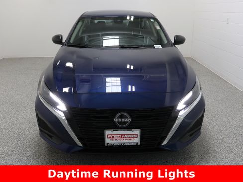 Used 2024 Nissan Altima 2.5 S image 3