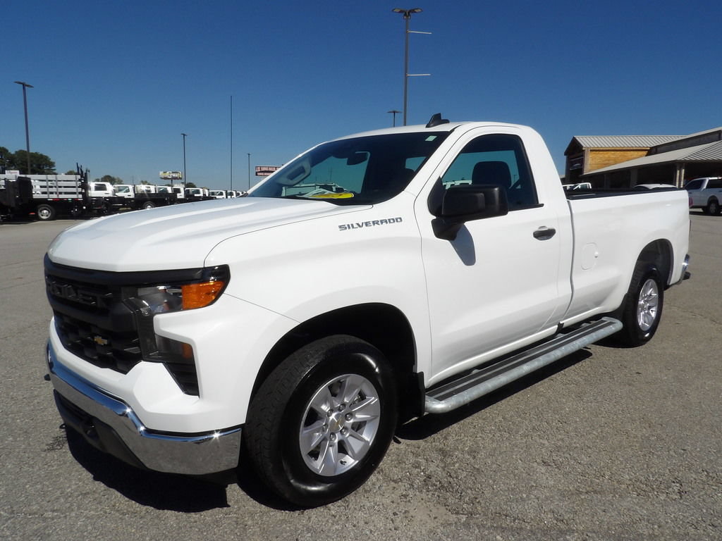 Used 2025 Chevrolet Silverado 1500 W/T RWD image 3
