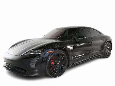 Used 2022 Porsche Taycan GTS image 3