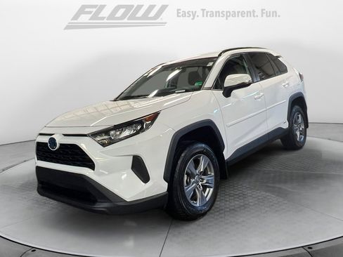 Used 2022 Toyota RAV4 LE image 4