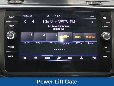 Used 2022 Volkswagen Tiguan SE w/ Panoramic Sunroof Package AWD/4WD image 15