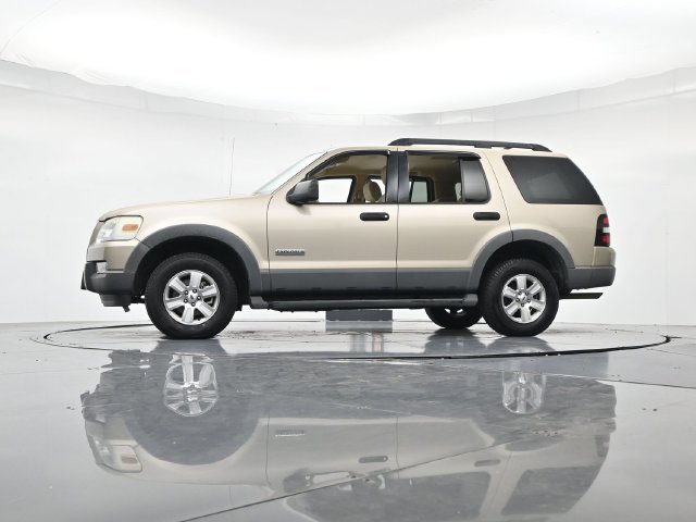 Used 2006 Ford Explorer XLT AWD/4WD image 38
