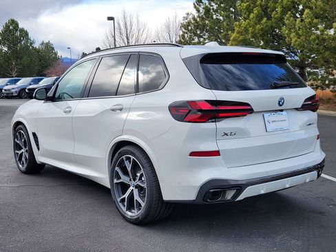 New 2026 BMW X5 xDrive50e image 3