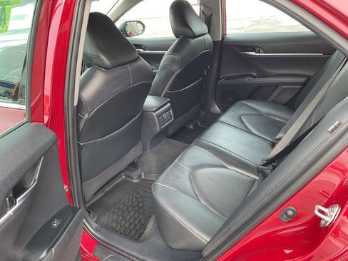 Used 2020 Toyota Camry XLE image 28