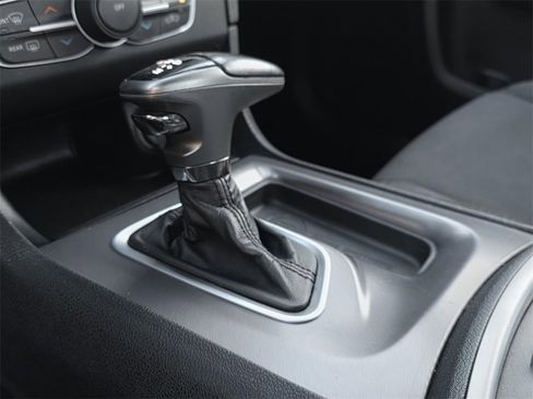 Used 2020 Dodge Charger SXT image 19