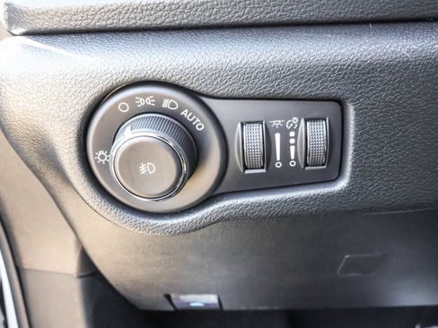 New 2026 Chrysler Pacifica Select w/ S Appearance Package AWD/4WD image 29