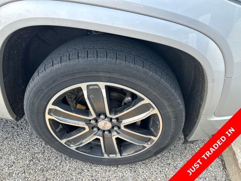 Used 2017 GMC Acadia Denali AWD/4WD image 4