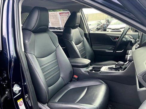 Used 2019 Toyota RAV4 XLE Premium w/ All Weather Liner Package AWD/4WD image 7