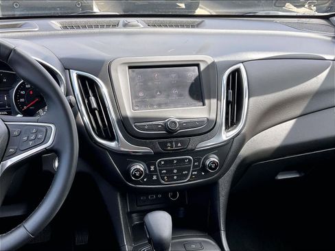 Used 2023 Chevrolet Equinox LT image 18