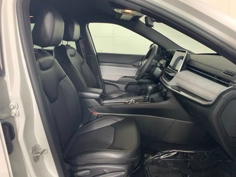 Used 2025 Jeep Compass Latitude AWD/4WD image 20