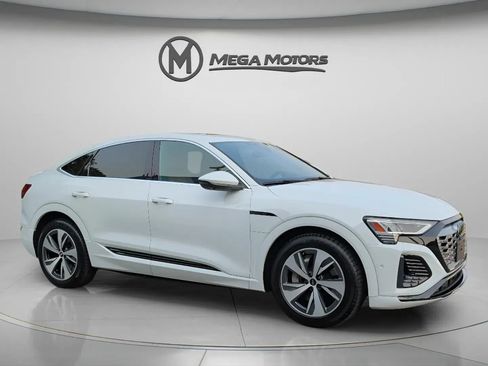 Used 2024 Audi Q8 e-tron Premium Plus w/ Premium Plus Package AWD/4WD image 10