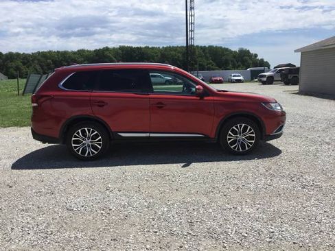 Used 2018 Mitsubishi Outlander SEL FWD image 2