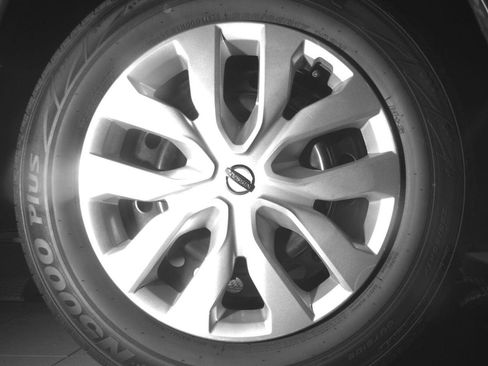 Used 2018 Nissan Rogue S FWD image 15