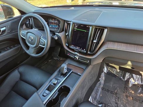 Used 2022 Volvo XC60 T8 Inscription Expression w/ Advanced Package image 11