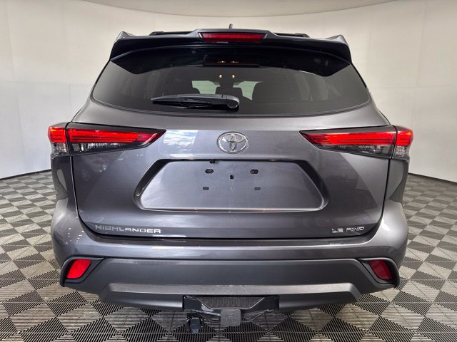 Used 2023 Toyota Highlander LE AWD/4WD image 22