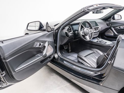 Used 2020 BMW Z4 M40i w/ Executive Package RWD image 22