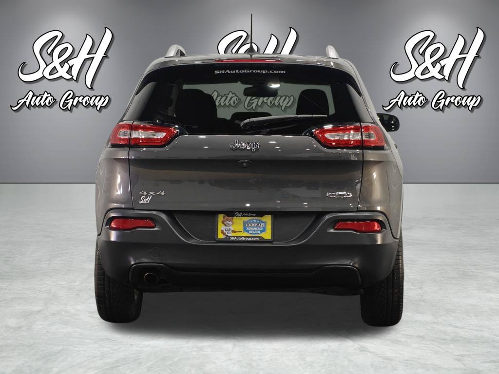 Used 2017 Jeep Cherokee Latitude w/ Cold Weather Group AWD/4WD image 15
