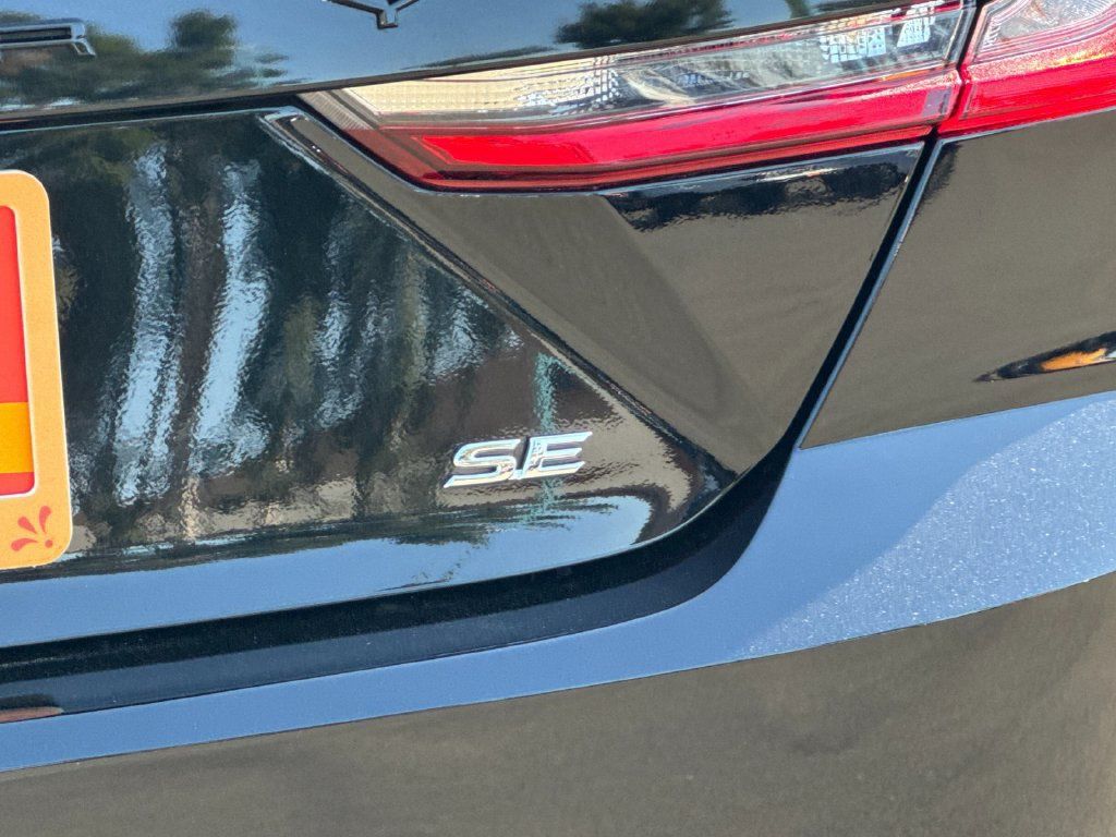 Used 2025 Toyota Camry SE FWD image 24