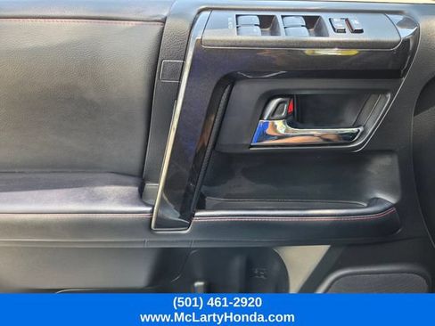 Used 2021 Toyota 4Runner Venture w/ Moonroof Package AWD/4WD image 39