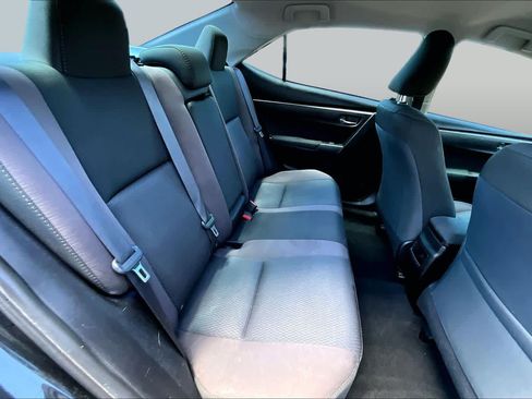 Used 2018 Toyota Corolla LE FWD image 23