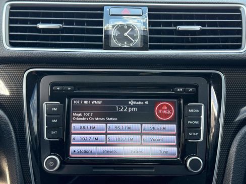 Used 2015 Volkswagen Passat 1.8T Sport image 21