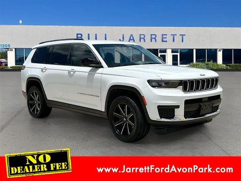 Used 2023 Jeep Grand Cherokee L Laredo RWD image 1