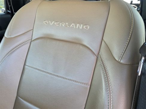 Used 2021 Jeep Gladiator Overland w/ Popular Equipment Package image 18