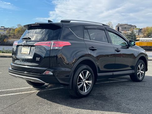 Used 2018 Toyota RAV4 XLE image 6