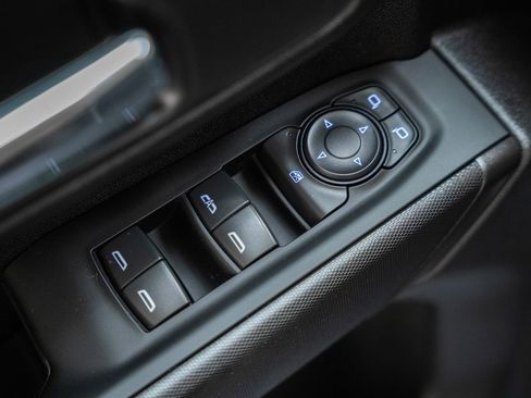 Used 2024 Chevrolet Silverado 2500 Custom image 45